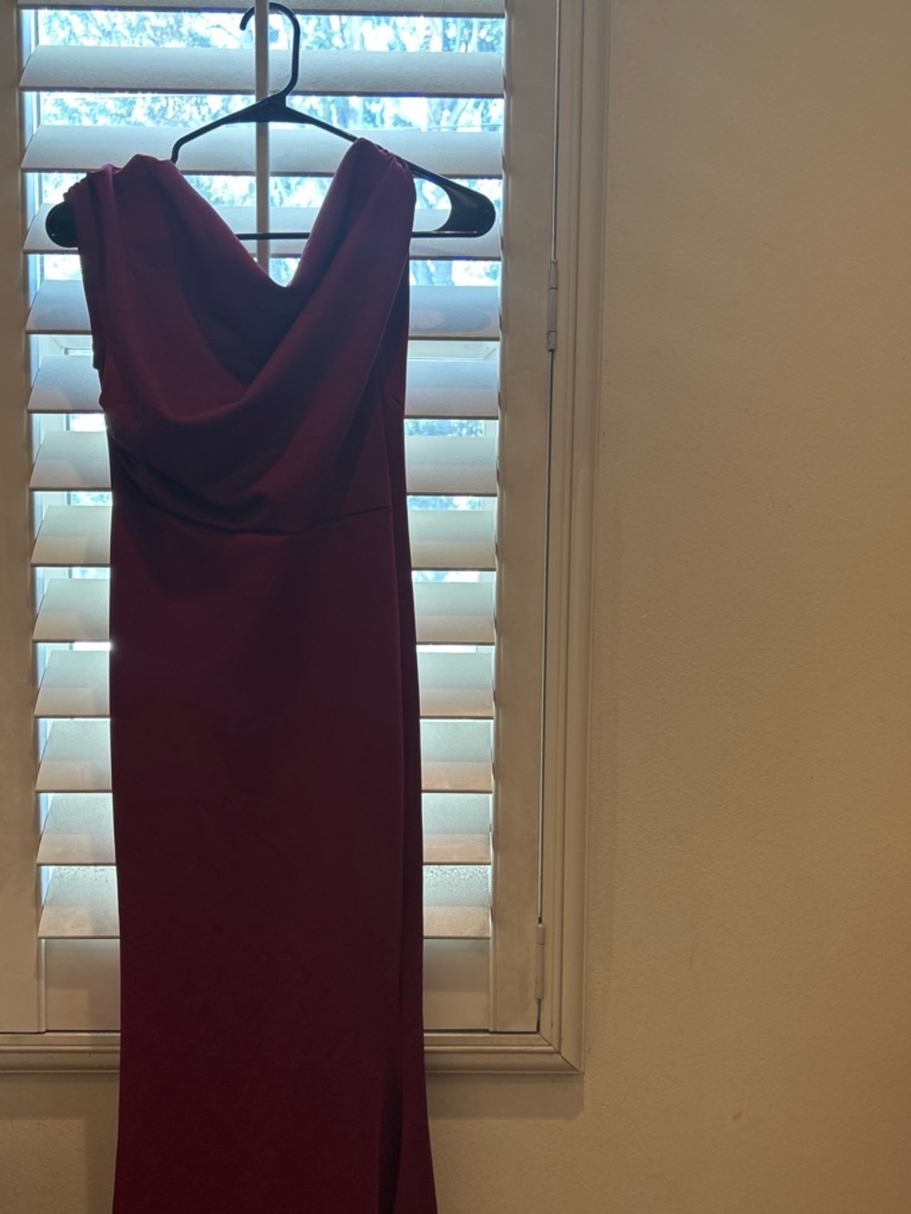 Elegant Sleeveless Cowl Neck Evening Dress - Burgundy